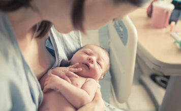 Jak wyglądają pierwsze chwile po narodzinach dziecka