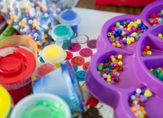 5 zabawek edukacyjnych, które warto mieć w każdej przedszkolnej sali zabaw