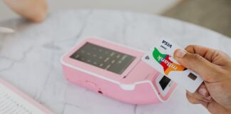 Co to jest skrót NFC w telefonie?