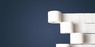 Co wsypać do toalety na działce?