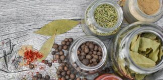 Jak zrobić barwnik z kurkumy do jajek?