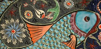 Czy można położyć płytki na panele?