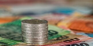 Jaki jest koszt położenia płytek?