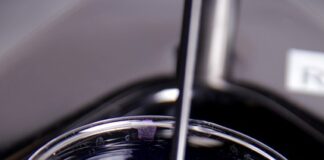 Jak sprawdzić lepkość farby do pistoletu?