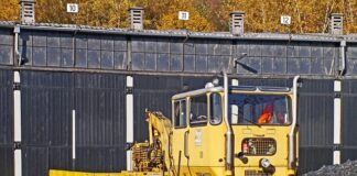 Jak skleić twardy plastik?